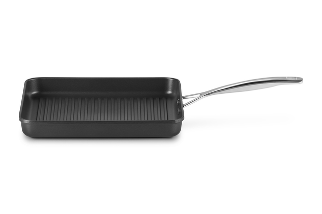 Black rectangular grill pan with metal handle