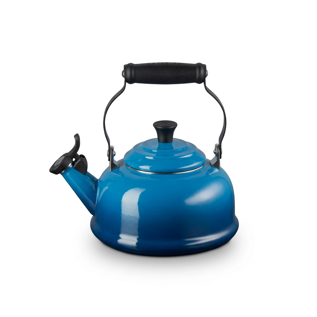 Le Creuset Whistling Teakettle with Phenolic Knob 1.6L